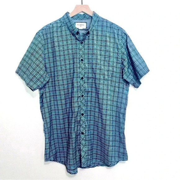 Billabong Other - Billabong Short Sleeve Button Up Plaid Shirt